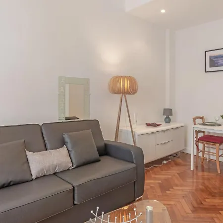 L'escurial-1 By Interhome